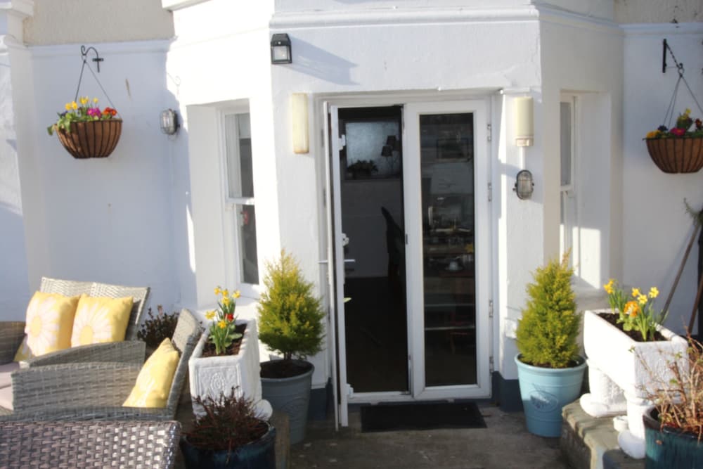 Bryn-Y-Mor Hotel