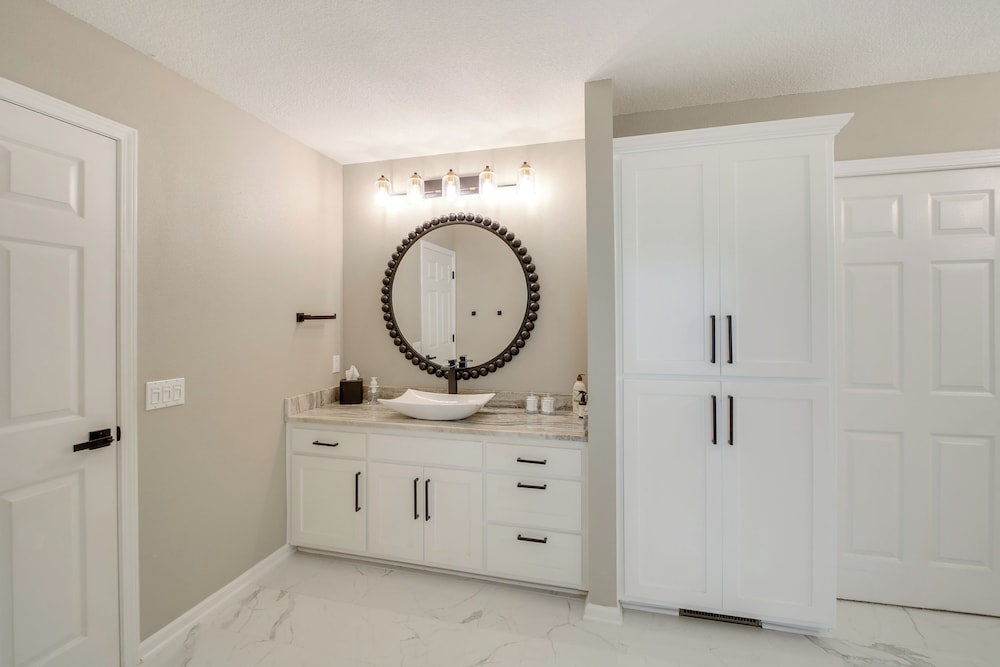 Golf Course View: Elegant Hot Springs Village Home