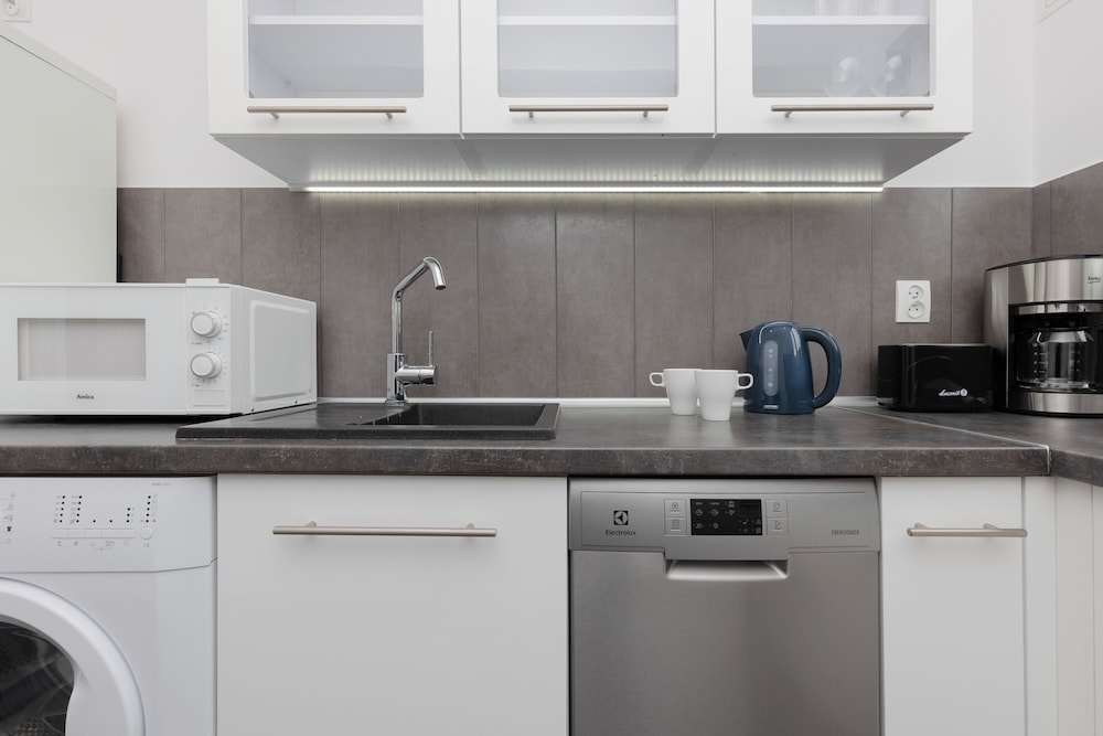 Bonifraterska Apartment by Renters view 3