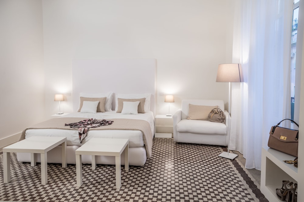Home Boutique Luxury & Design