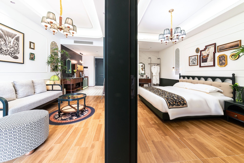 Vishan Garden Trendy Hostel