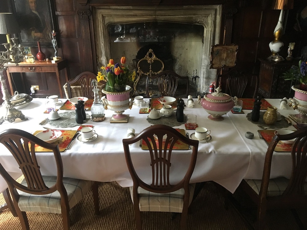 Harlington Manor