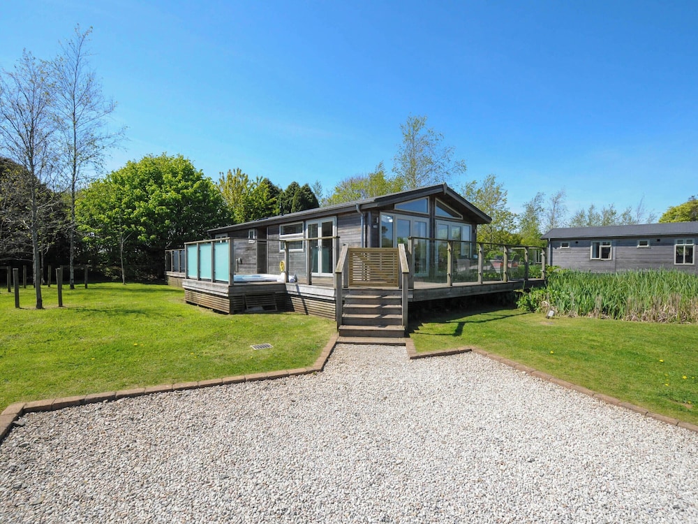 5 Meadow Retreat