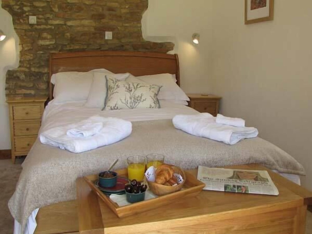 Banbury Vacations - Hook Norton Barn - Property Image 4