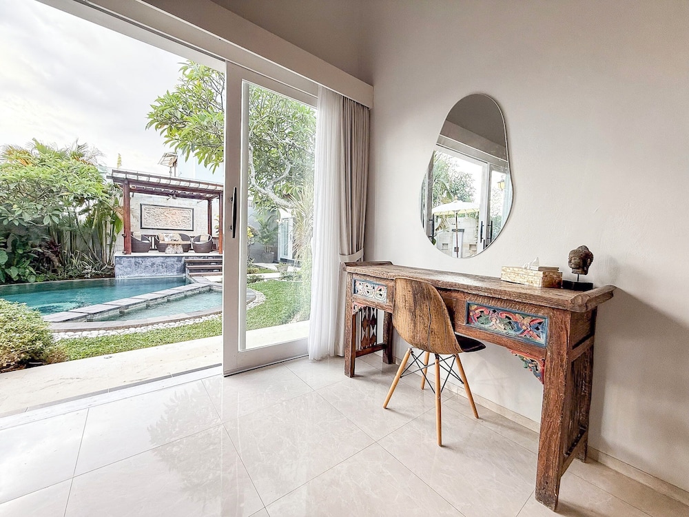 Villa St Calyx by DVH Luxe Retreats 3BR