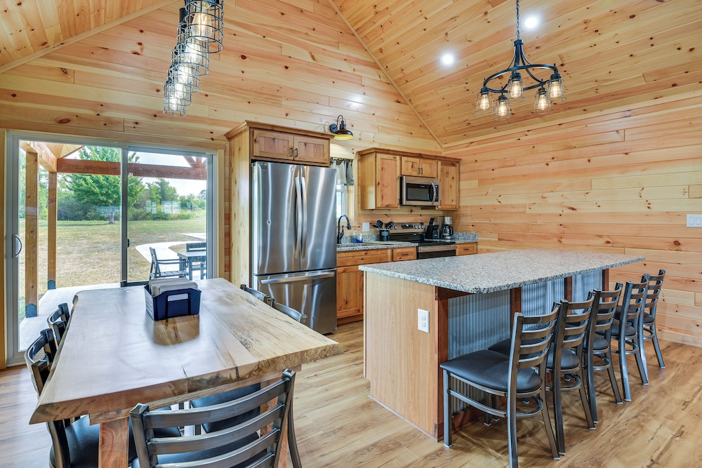 3 Mi to St Lawrence River: Spacious Ranch Home