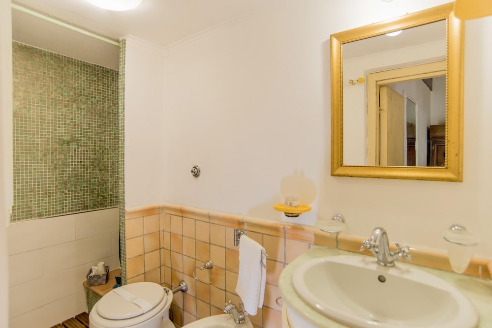 Estate4home - Trevi Fountain Apartment