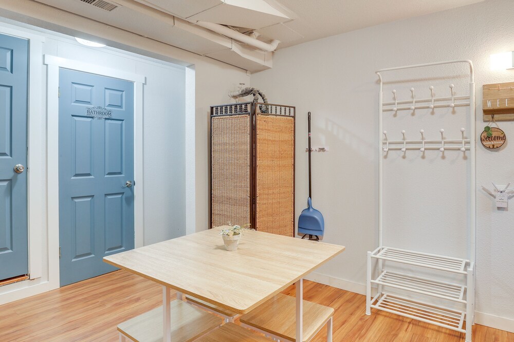 7 Mi to Dtwn: Pet-friendly Abode in Seattle!