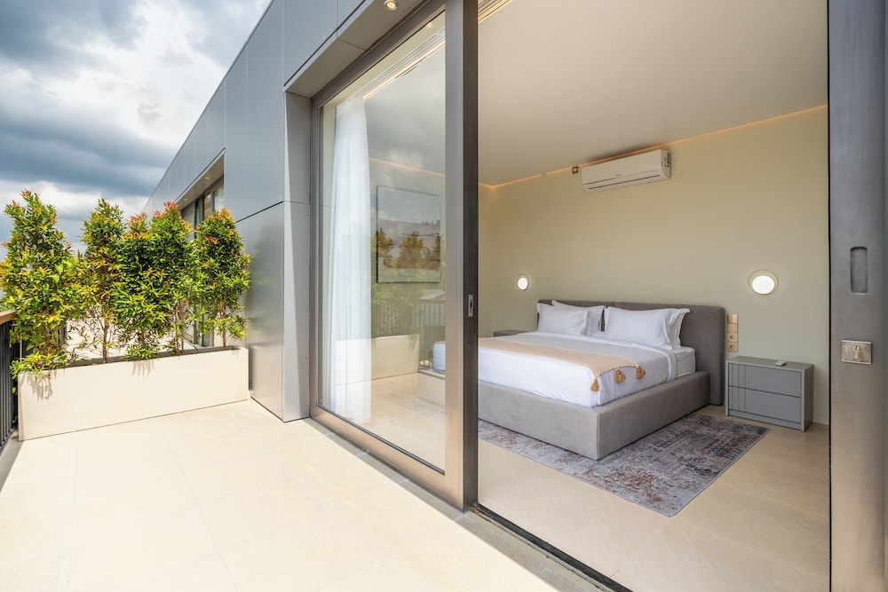 Hidden City Ubud - Modern Villas & Townhouses with Private Pools, Nature Views and Wellness Access