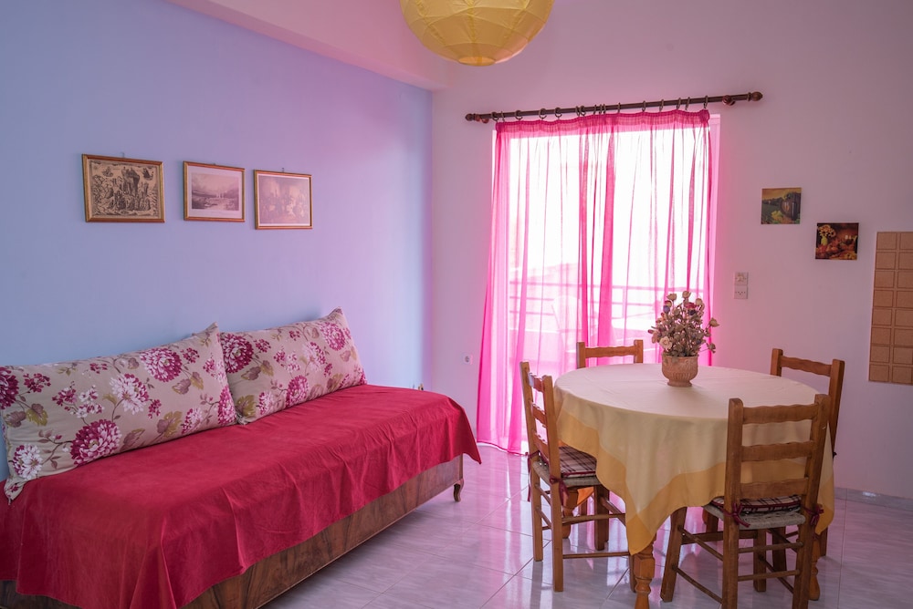 Lykoporia Beach Apartments