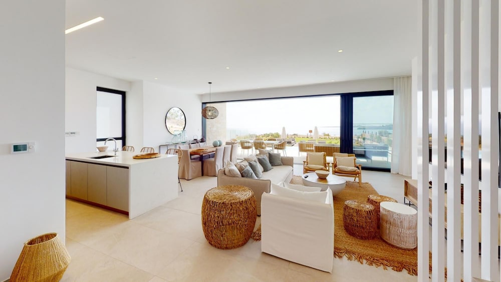 Periyiali Seafront Villa Nefeli