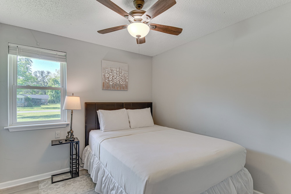11 Mi to Beaches: Peaceful Foley Home w/ Yard