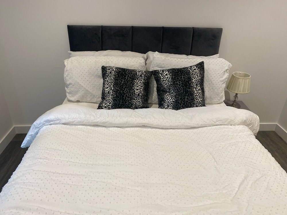 Immaculate 3-bed Apartment Homes in London