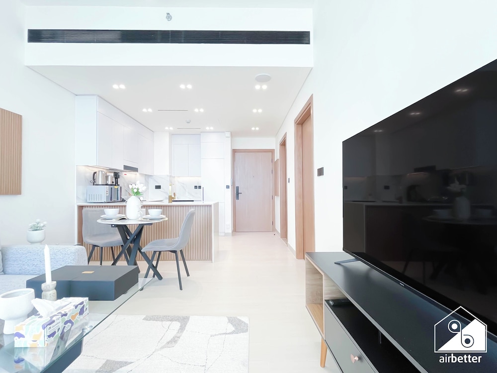 Luxury & Comfort 1B at Binghatti Amber & Balcony