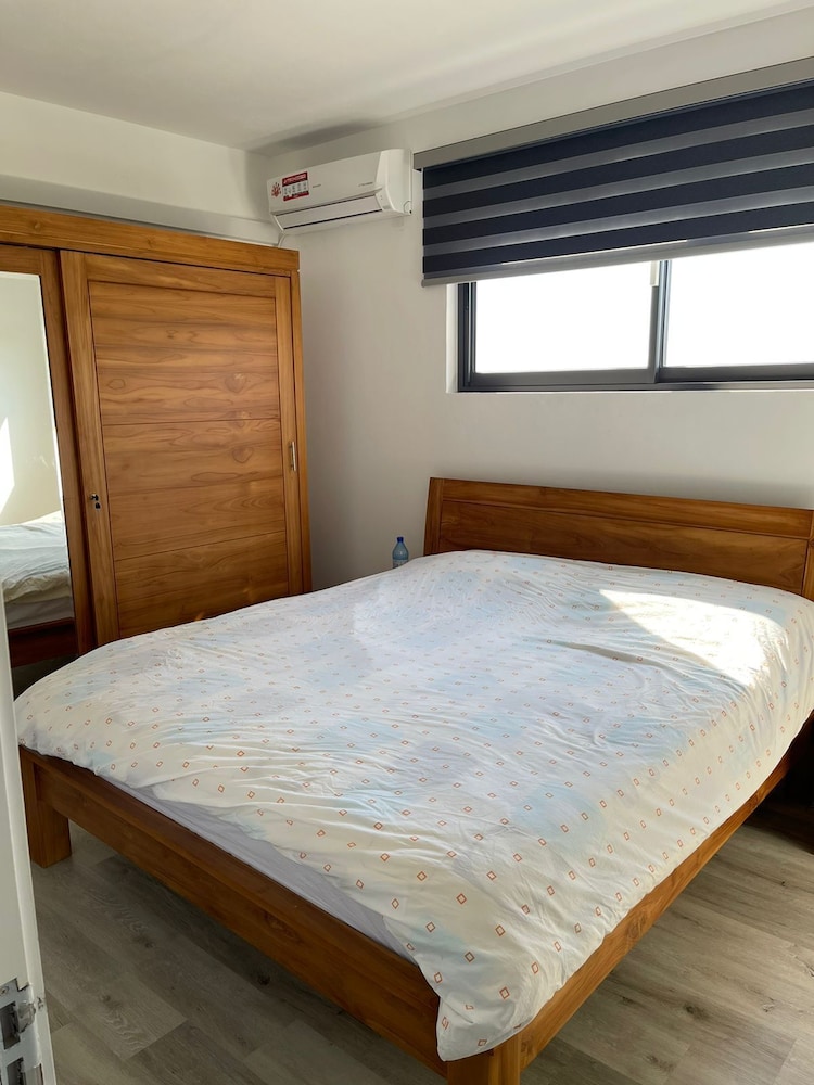 Impeccable Luxury 3-bed Apartment in Albion view 3