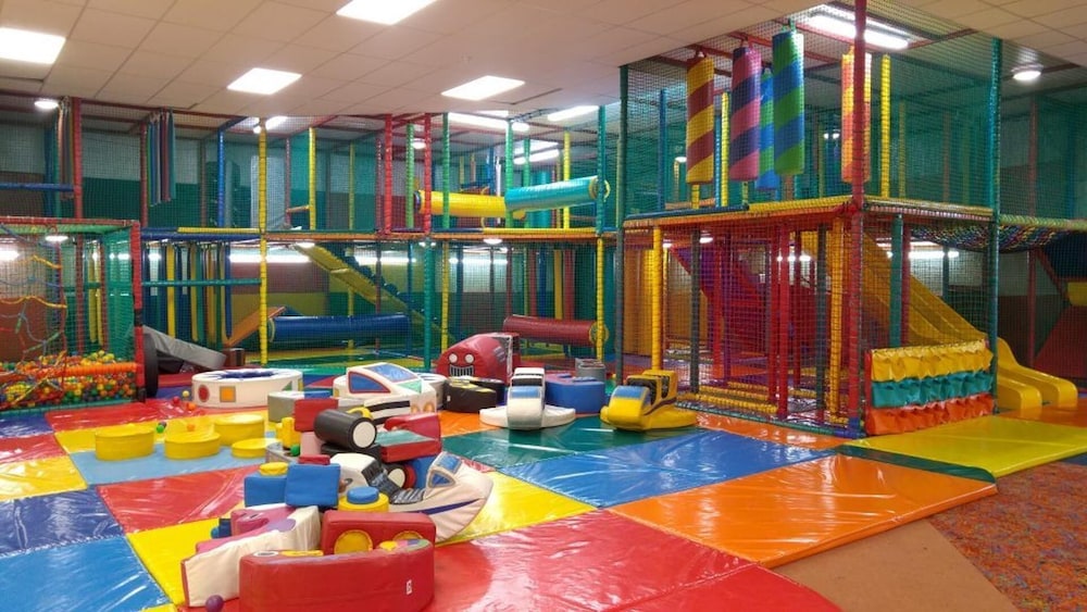 Butlin's Resort, Sleeps 6 w Parking & Pet-friendly