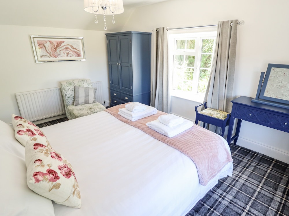 Holly Cottage