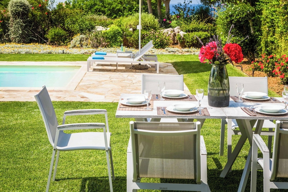 Villa Dionysus