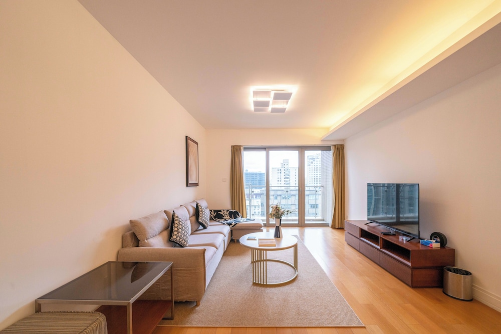 Tyms Family 2BR 1BA Apt Xujiahui Center