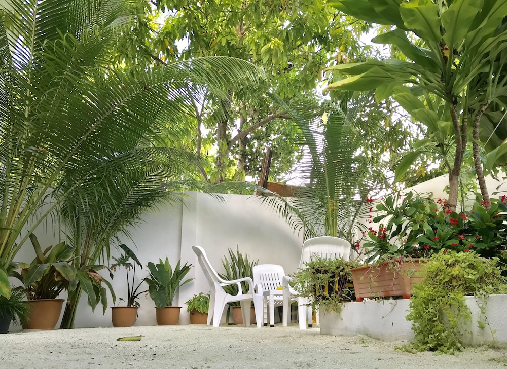 Rasdhoo Dive Lodge