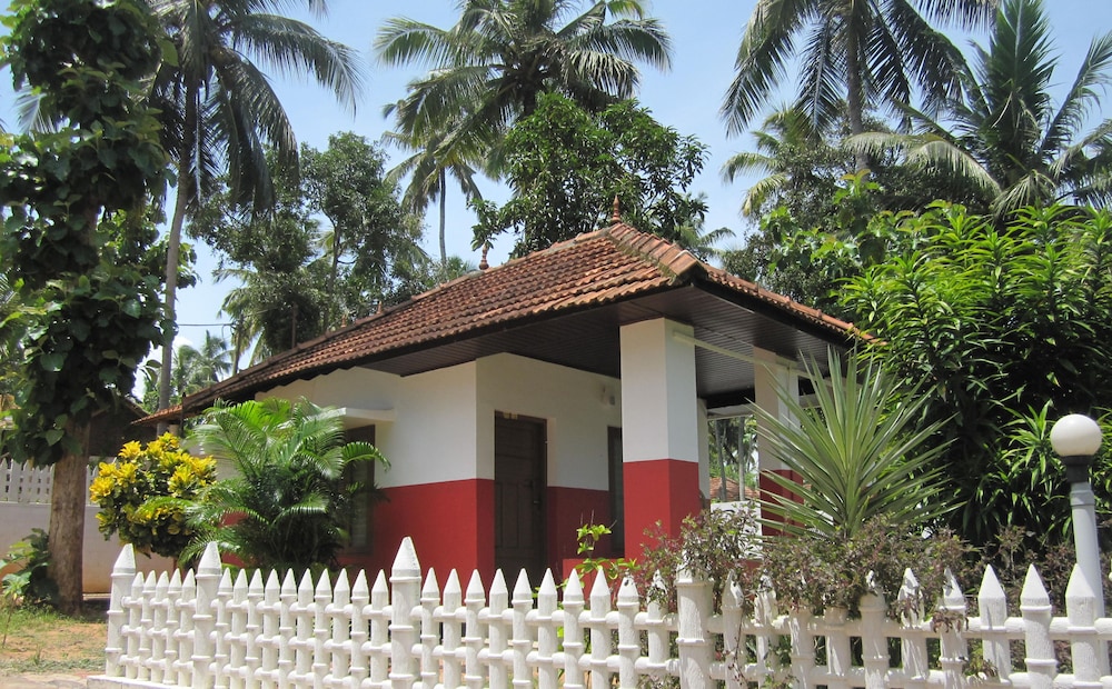 M R Beach & Cottages view 4