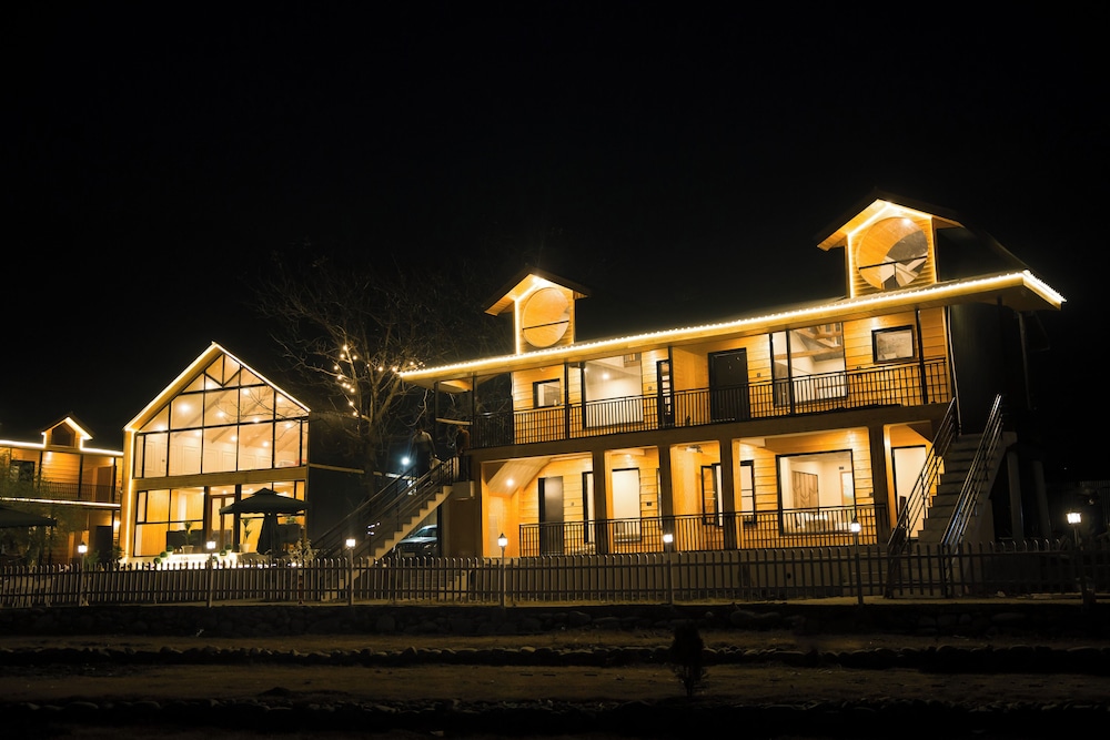 Jade River Resort By Defoy