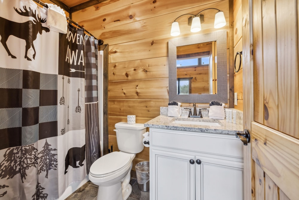 Eden Of The Smokies 5 Bedroom Cabin