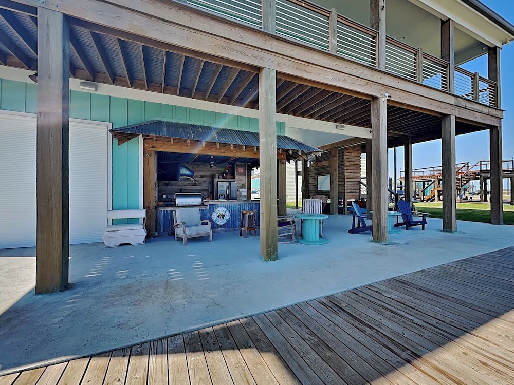The Salty Dog at Copano Bay by Miss Kitty’s