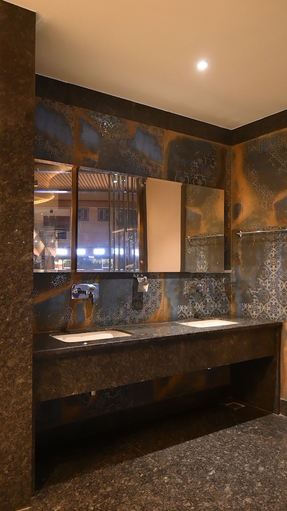Amara Super Deluxe Dormitory