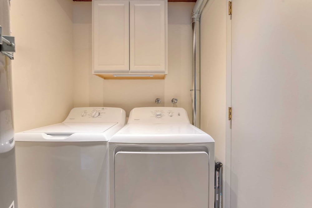 Cozy Modern Cabin w/ Sauna & Fireplace 5 Mins to Lake Peaceful Tahoe Retreat by Avantstay