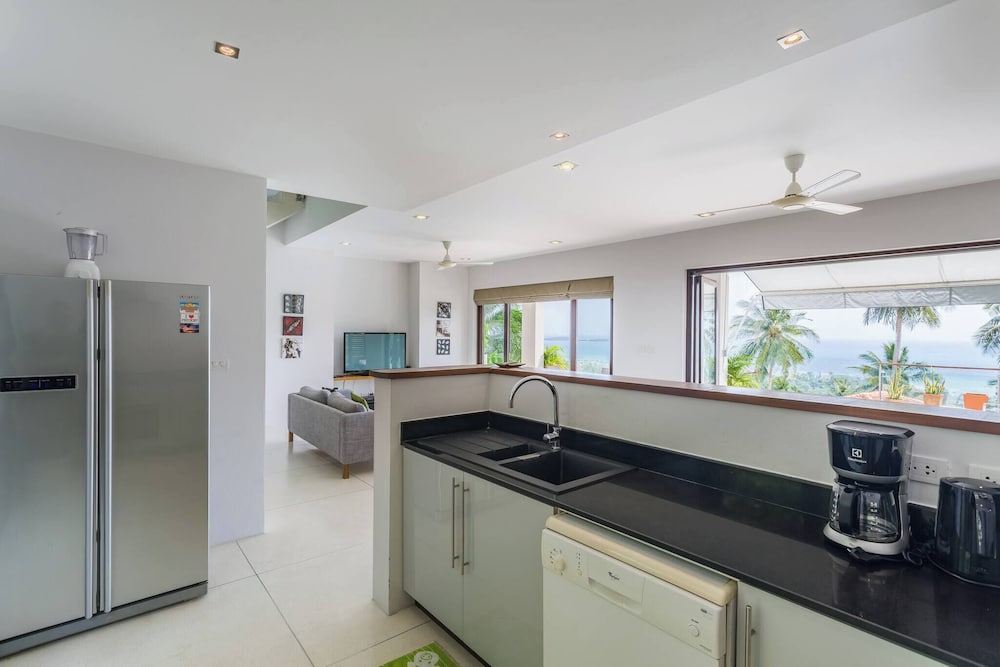 Serene Bay View Villa in Ko Samui - Your Tropical Paradise