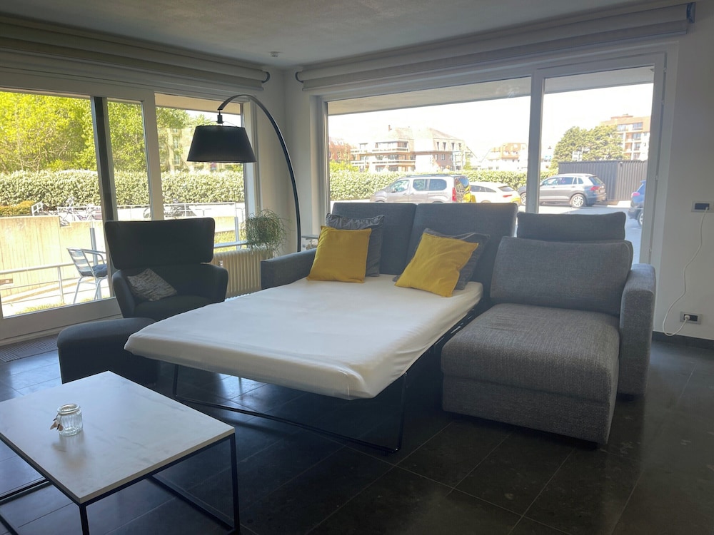 Apartment in Nieuwpoort Near Sandy Beaches