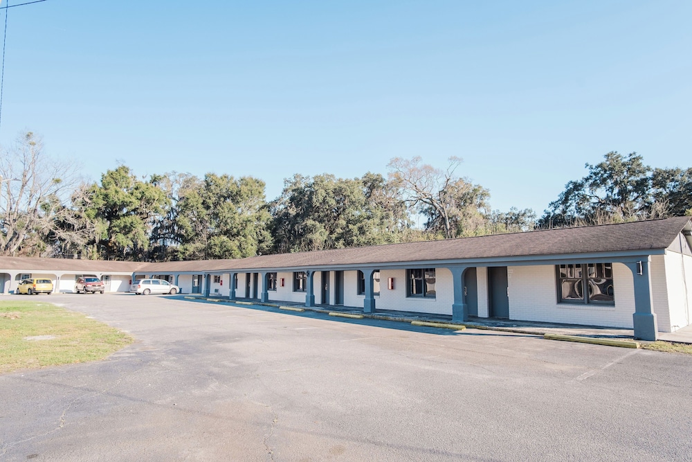 Thunderbird Motel