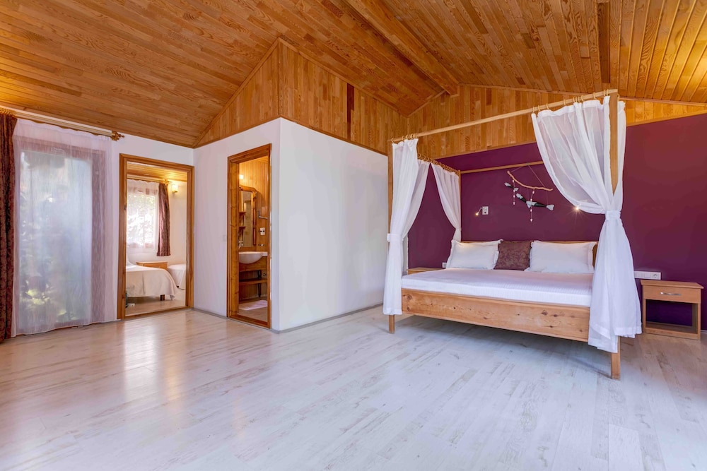 Etenna Beach Bungalows - Image 5