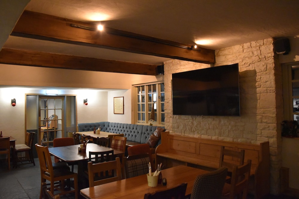 Three Horseshoes