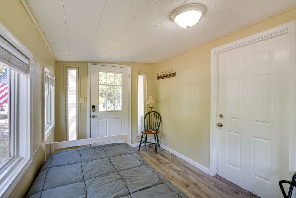 Marshall Vacations - Jefferson Vacation Rental on Lake O' the Pines! - Property Image 5