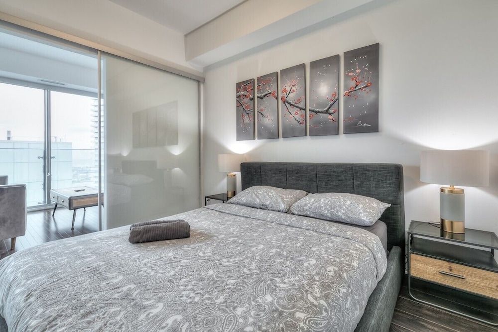 The Harbour Suites & Towers Financial District