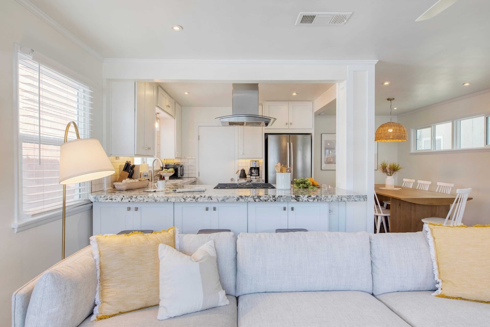 Surfrider I by Avantstay Walk to the Beach + Patio