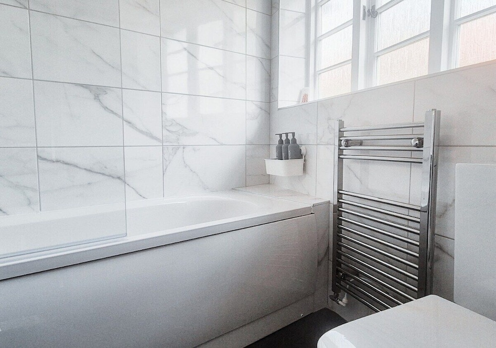 Cosy & Luxury 2BR Flat in Calverton