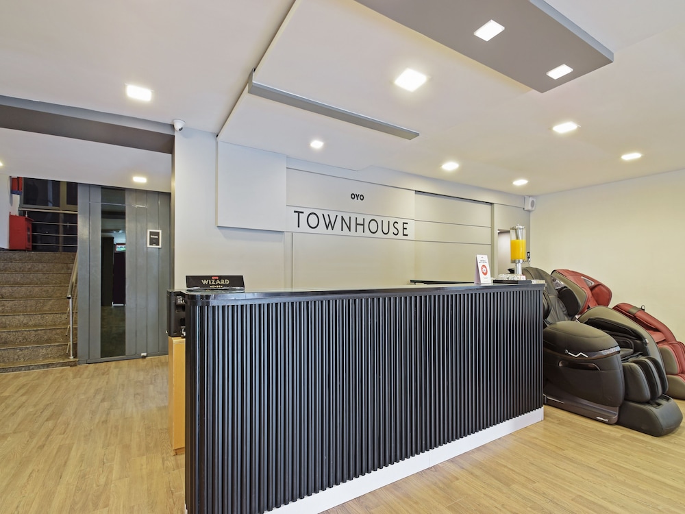 OYO Townhouse 030 Ashram Road Ahmedabad