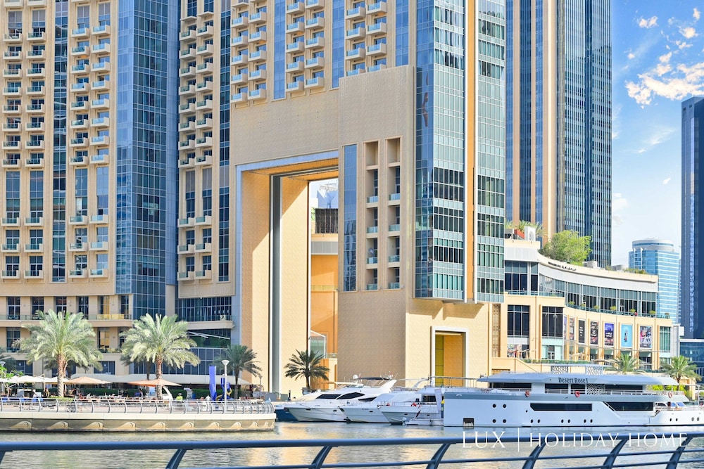 LUX  Marina Promenade Penthouse suite