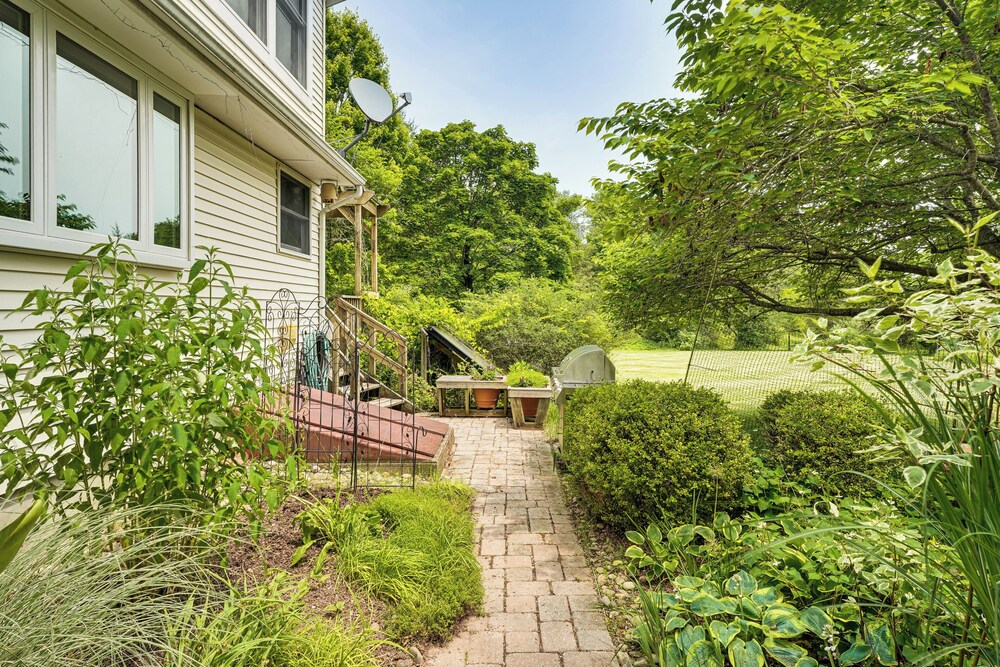 Peaceful Countryside Retreat w/ Yard in Frenchtown