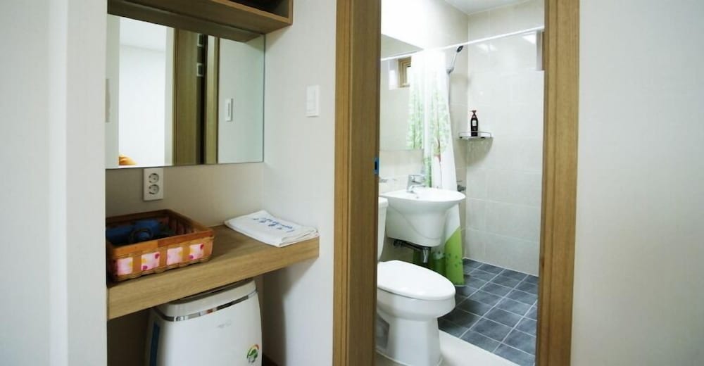 Gotjawal Geomun Oreum Pension