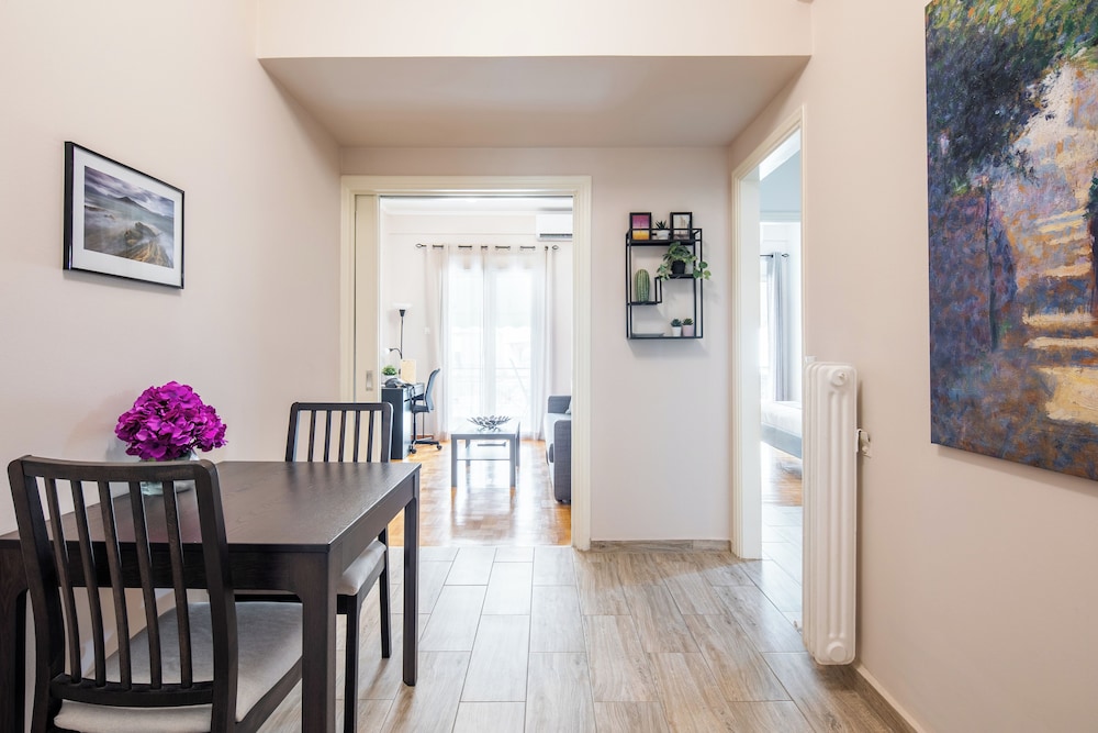 Selany's Chic Apt in the Heart of Athens