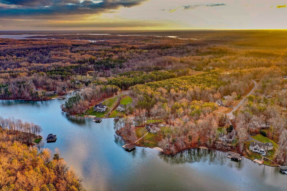 Lake Anna Home w/ Dock & Private Shoreline! view 5