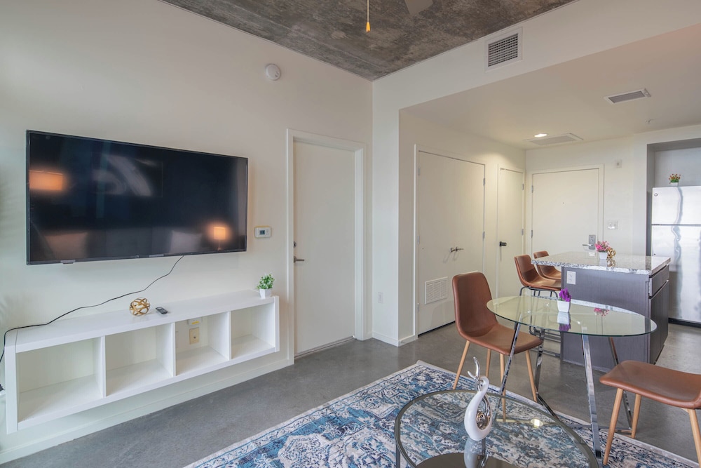 ROVE LIVING/KL - Roosevelt Point