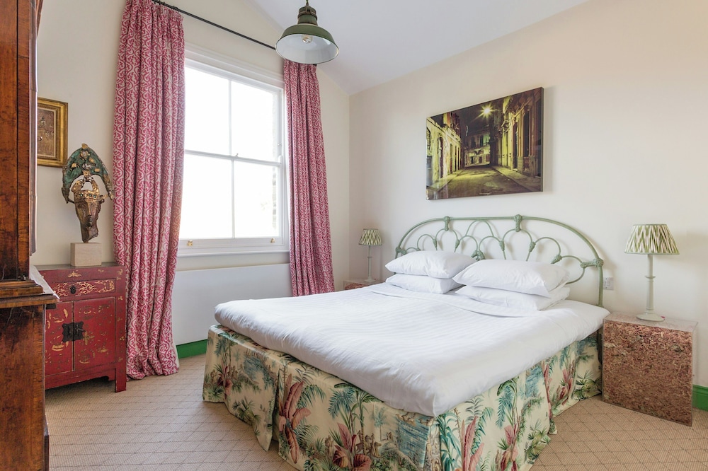 Barlby Road III by Onefinestay
