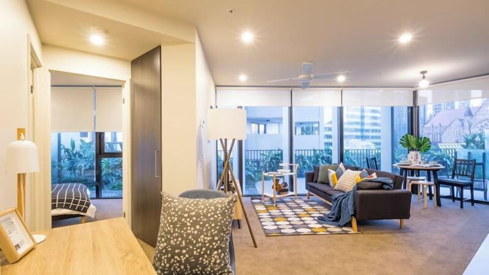 Kozyguru | Brisbane Cbd | 1 Bed Apt | Spire