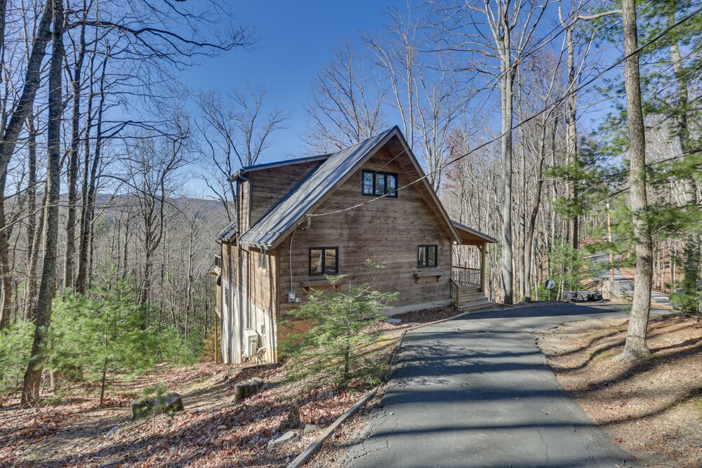 Deep Gap Cabin w/ 2 Decks & Community Amenities! view 4