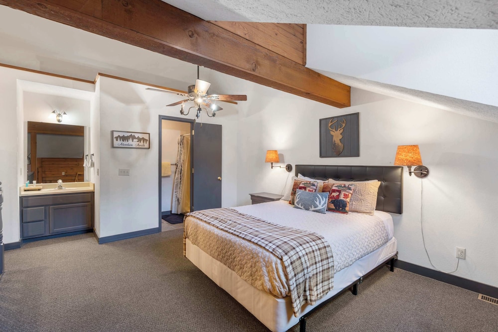 Whitetail Cabin Getaway for 6